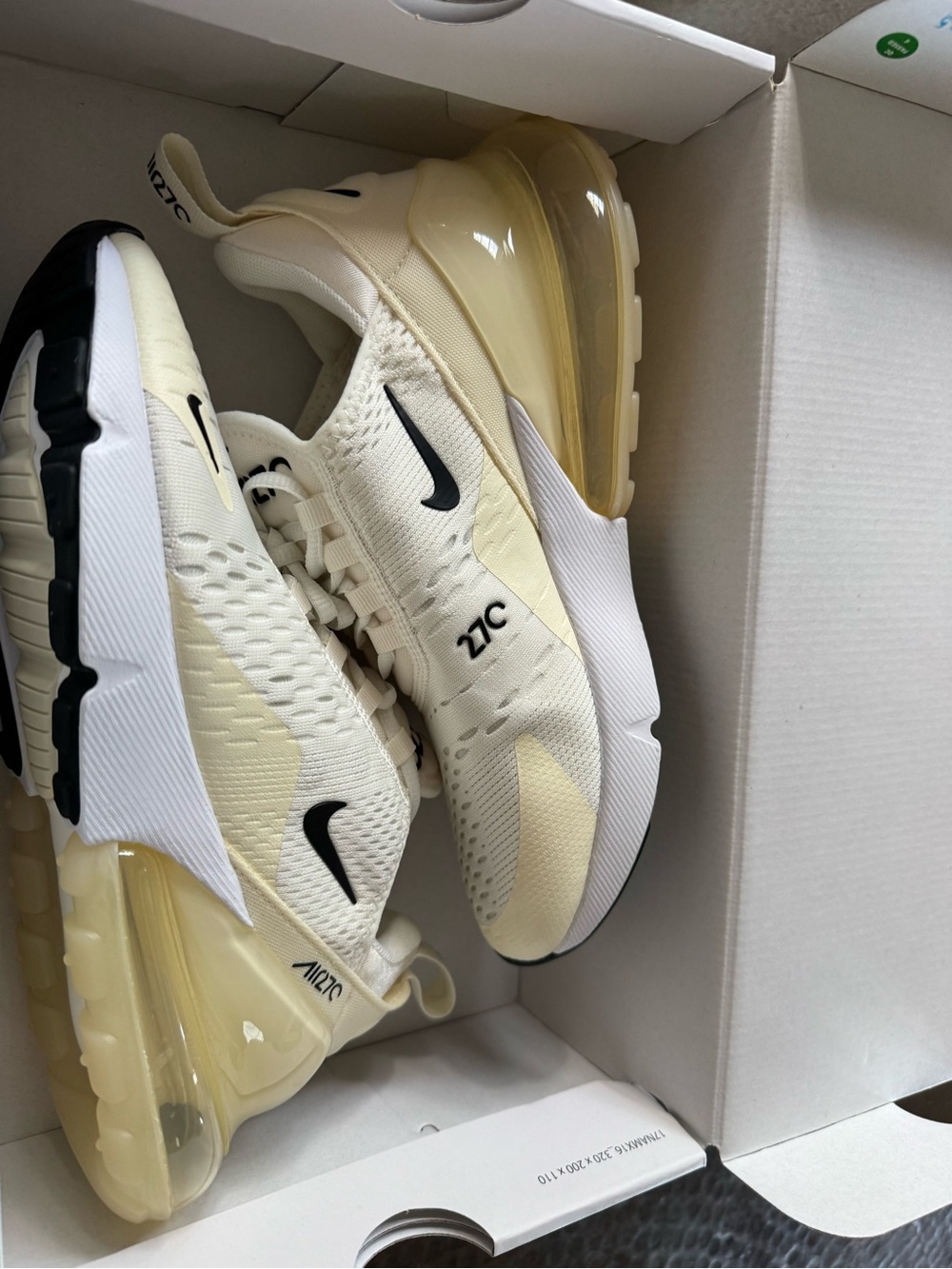 Nike Air Max 270 size 7 Sail/Black/Coconut Milk